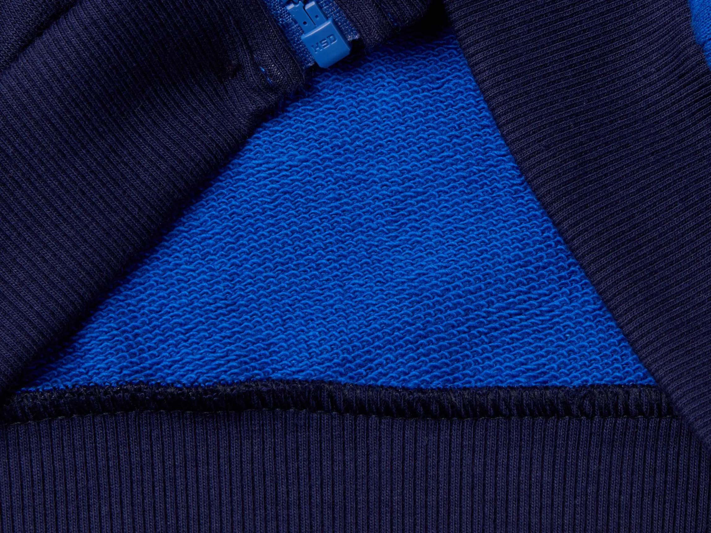 Sweatshirt in organic cotton with zip