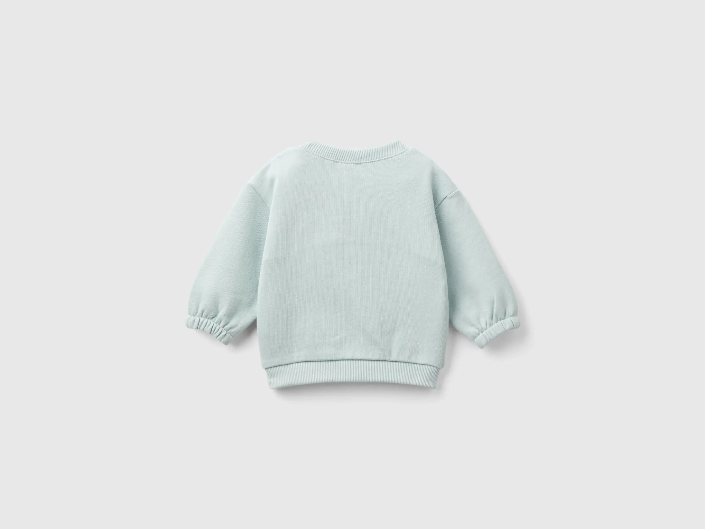 Sweatshirt with embroidery and patches in organic cotton