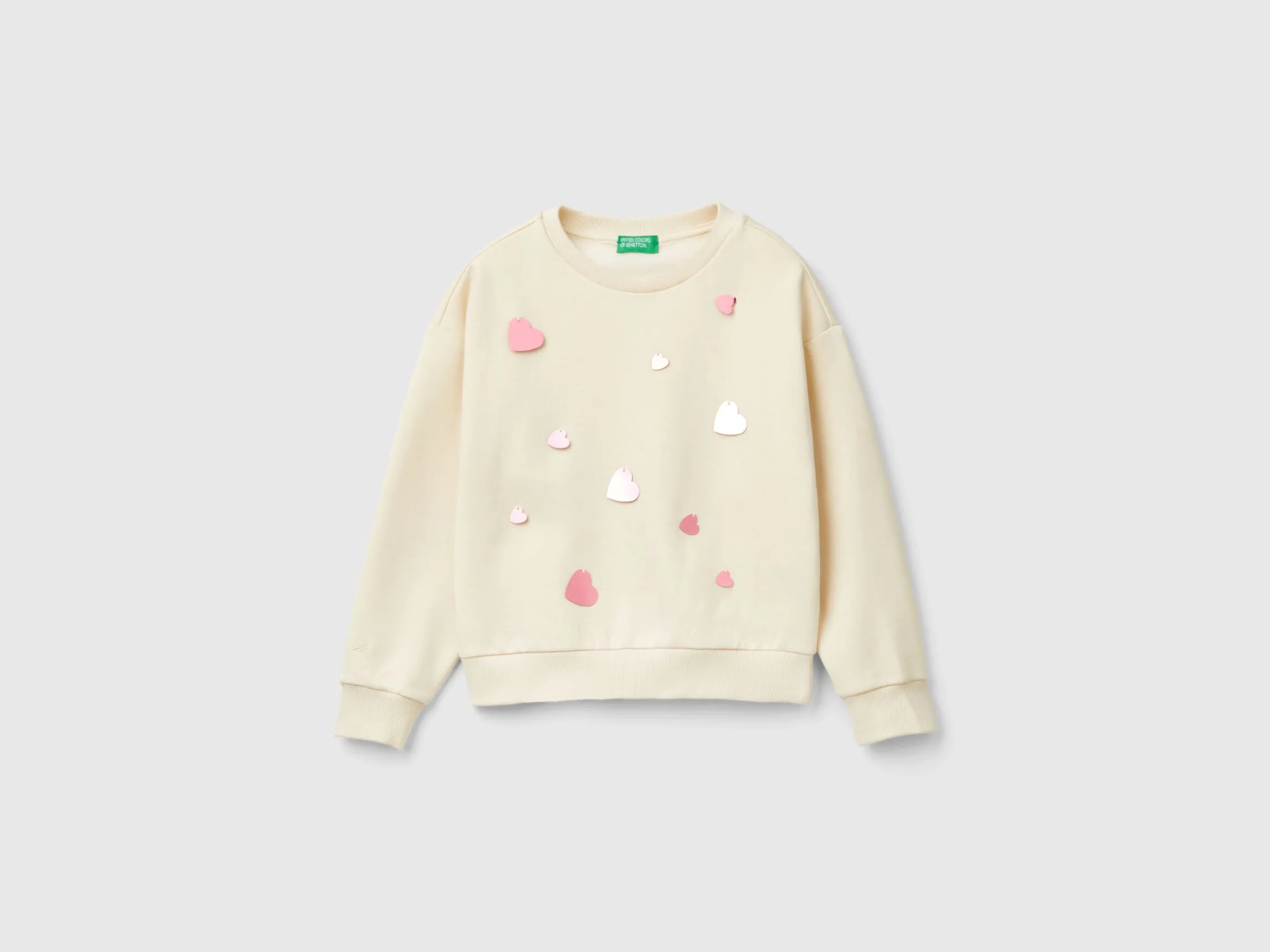 Sweatshirt with heart sequins