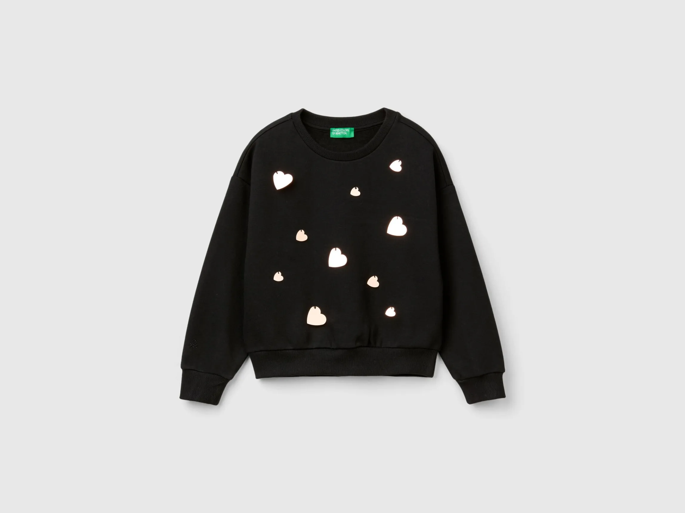 Sweatshirt with heart sequins