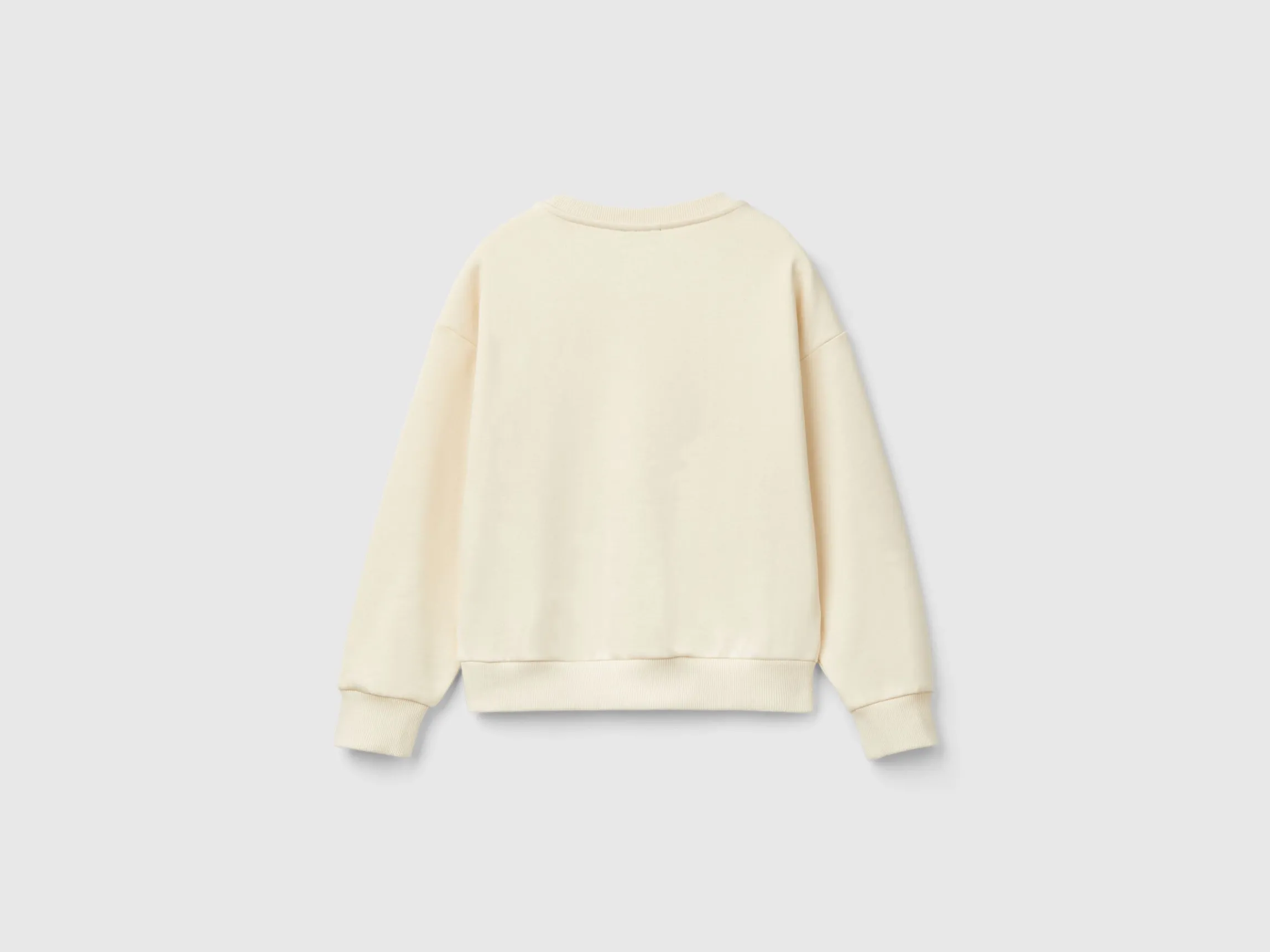 Sweatshirt with heart sequins