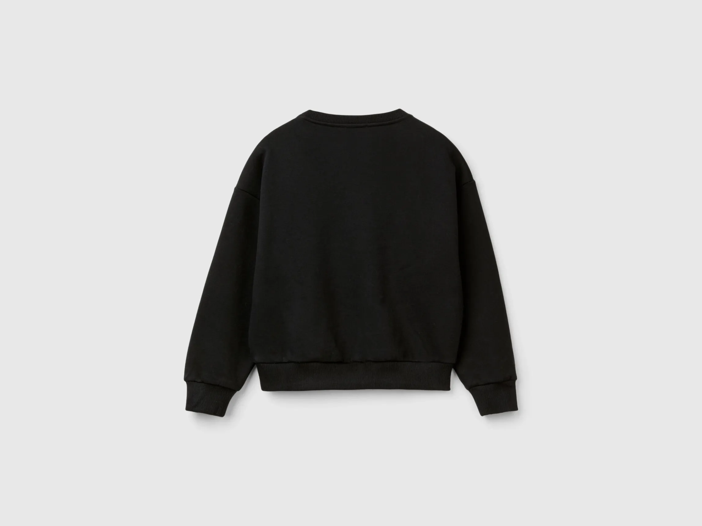 Sweatshirt with heart sequins
