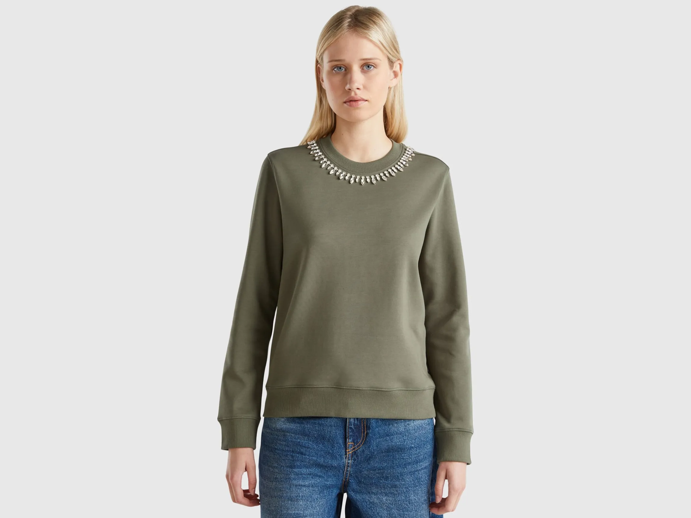 Sweatshirt with jewel effect applique