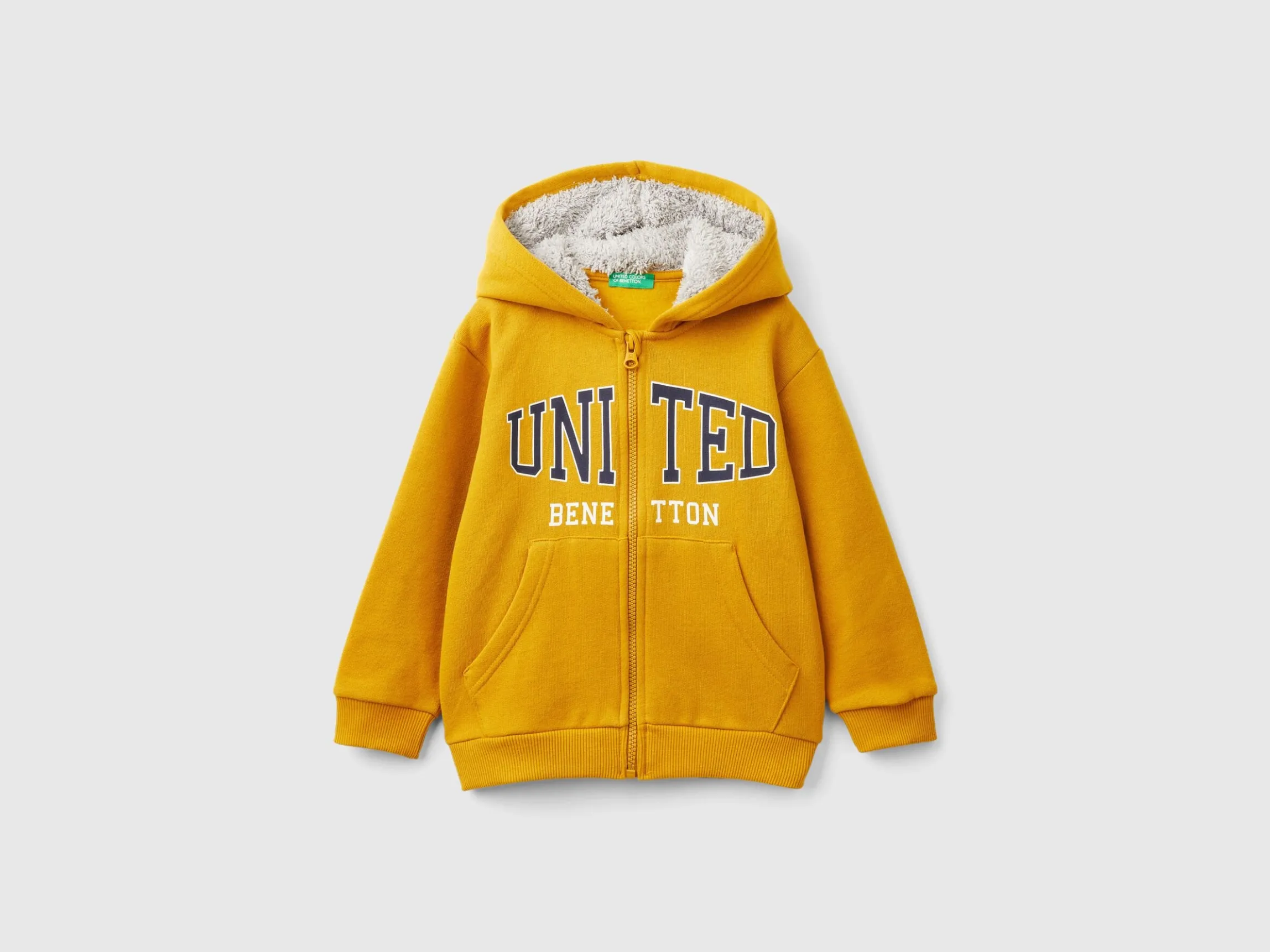 Sweatshirt with lined hood