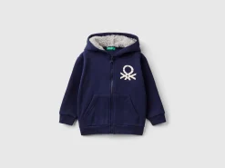 Sweatshirt with lined hood
