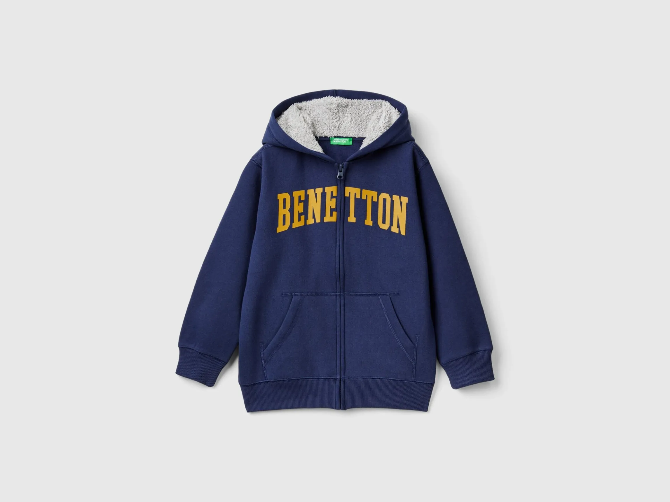 Sweatshirt with lined hood