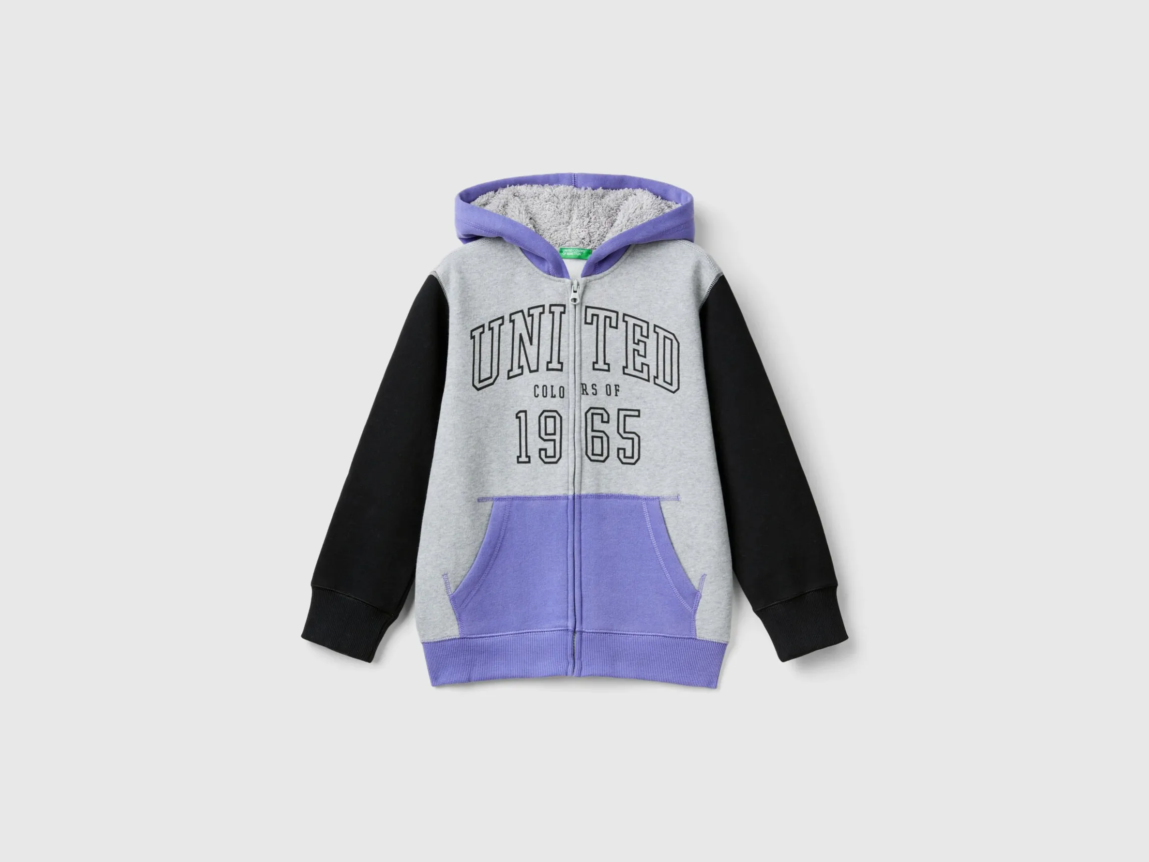 Sweatshirt with lined hood