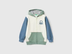Sweatshirt with lined hood