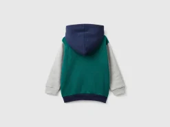 Sweatshirt with lined hood