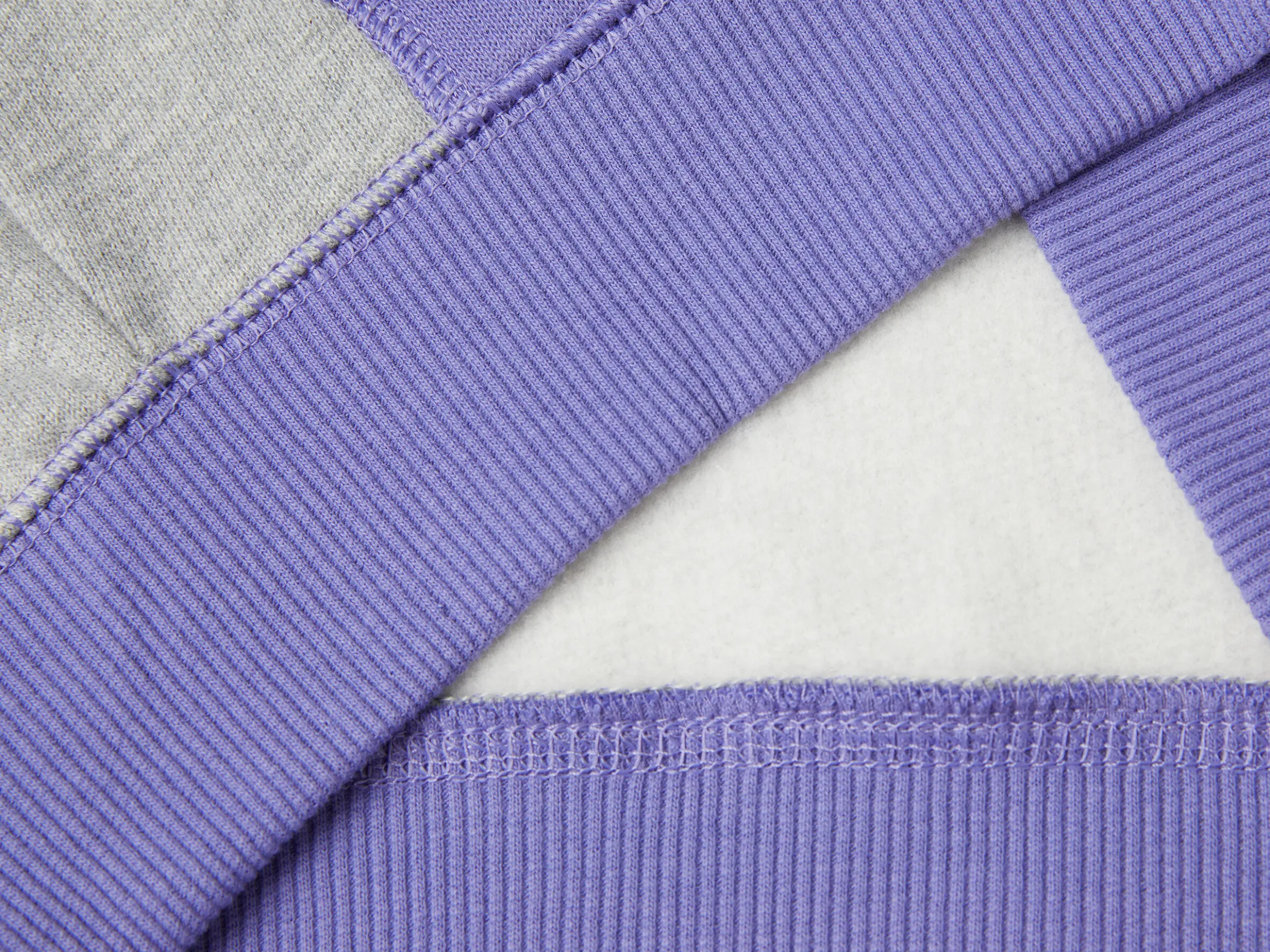 Sweatshirt with lined hood