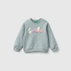 Sweatshirt with petal look applique