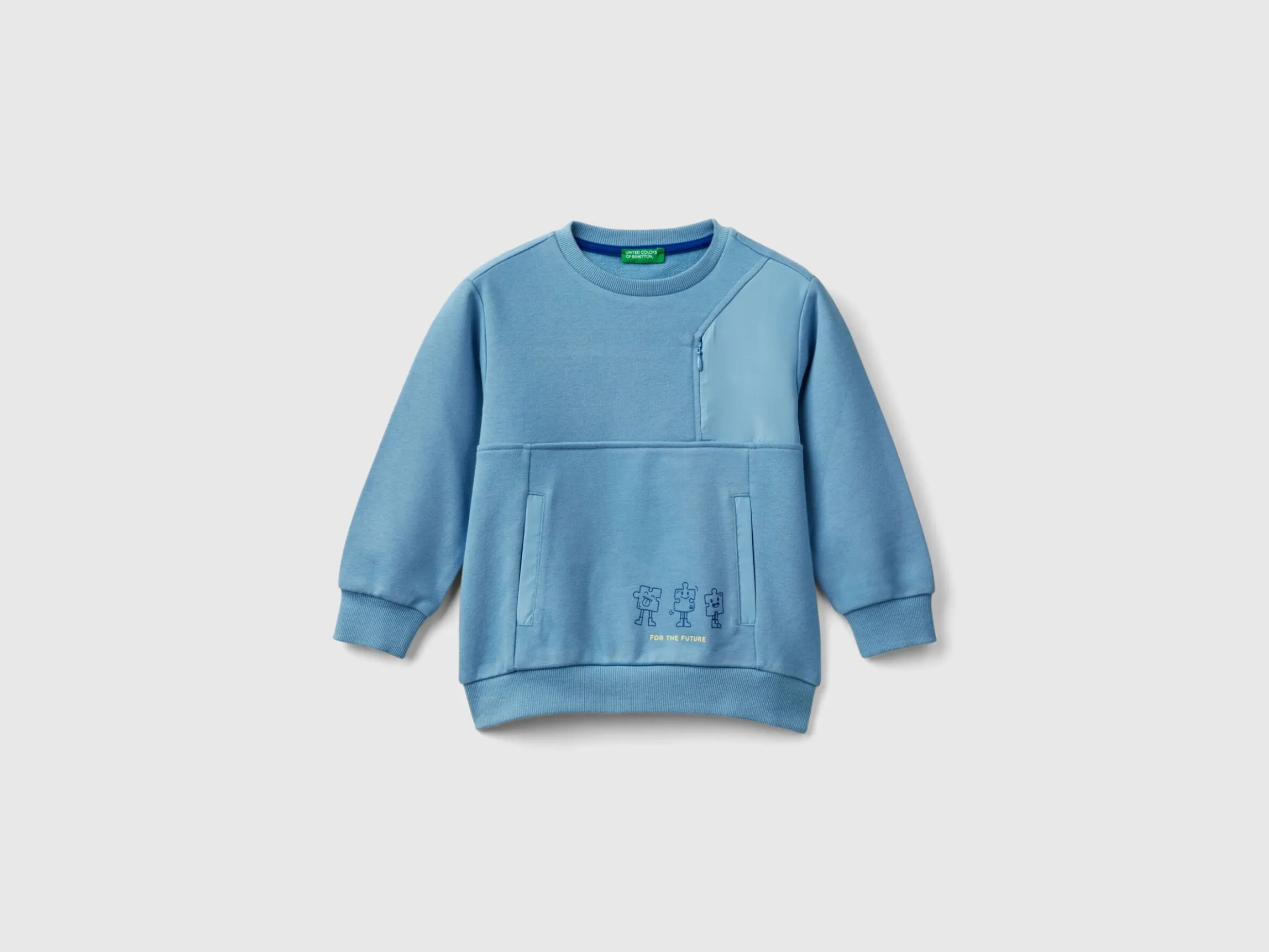 Sweatshirt with pockets