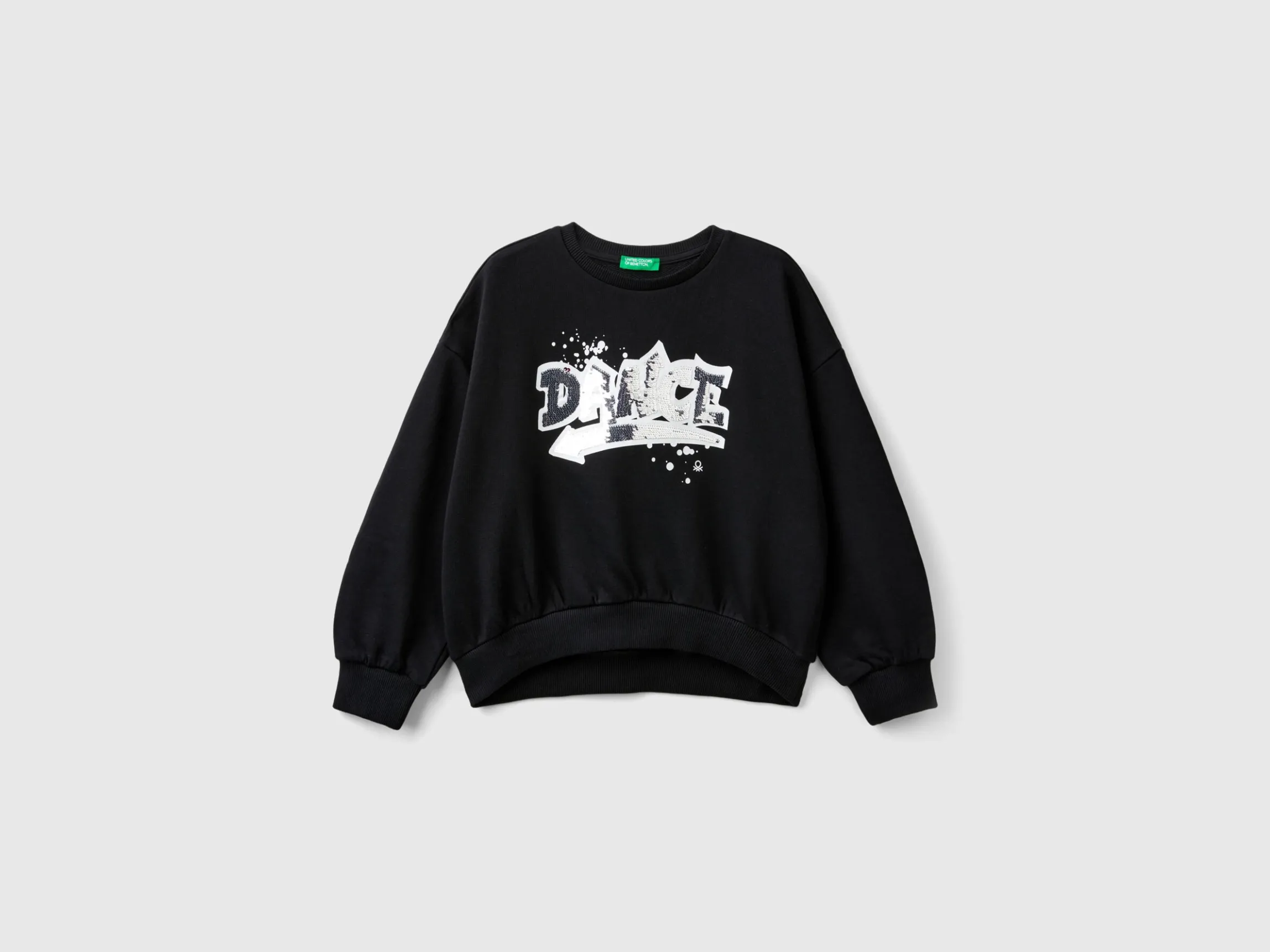 Sweatshirt with sequins