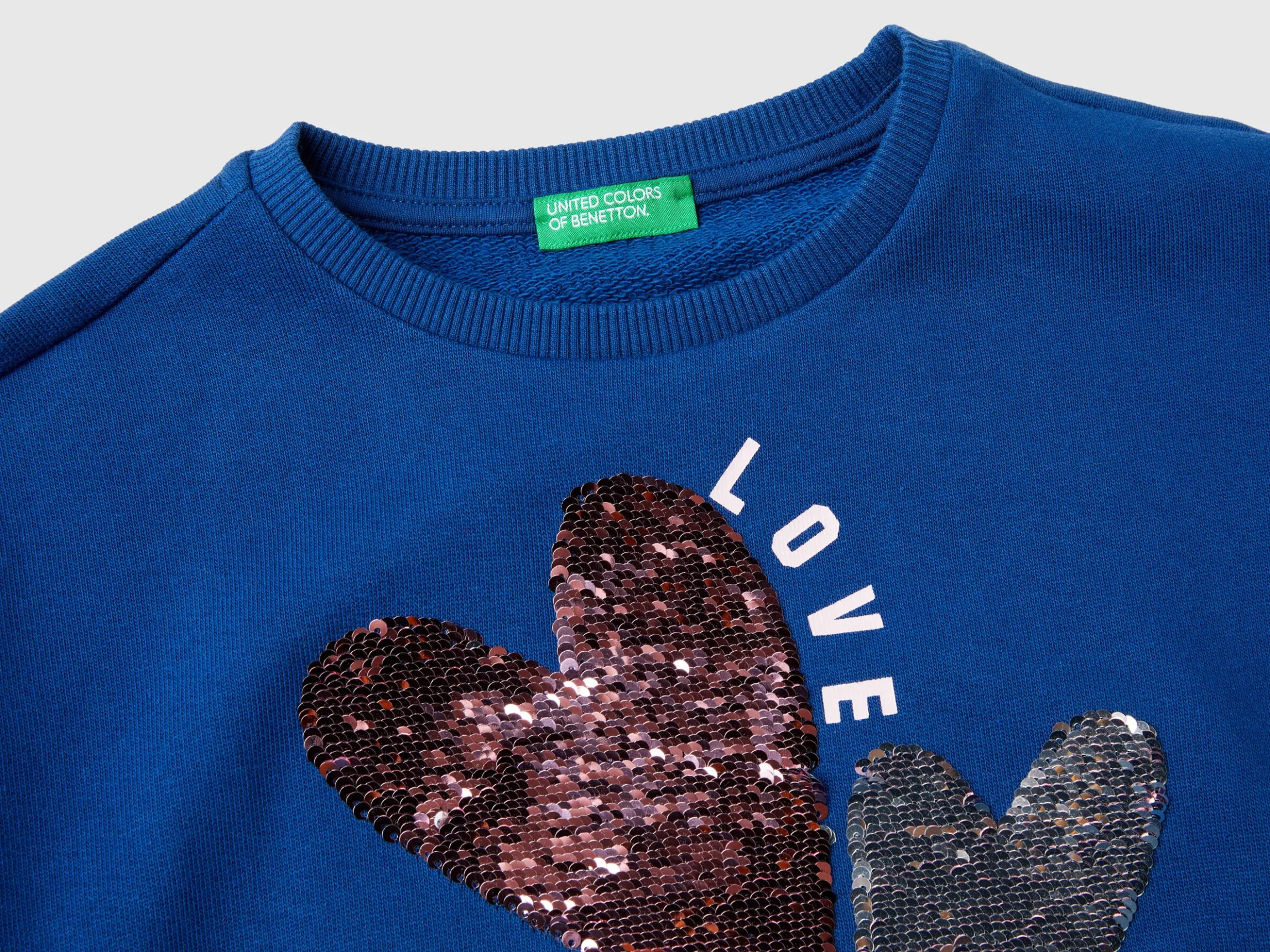 Sweatshirt with sequins