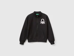 Sweatshirt with zip and collar