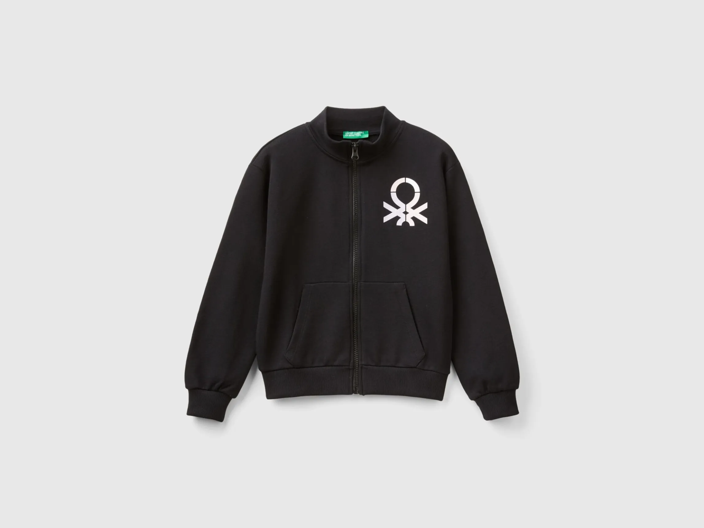 Sweatshirt with zip and collar