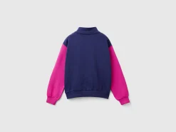 Sweatshirt with zip and collar