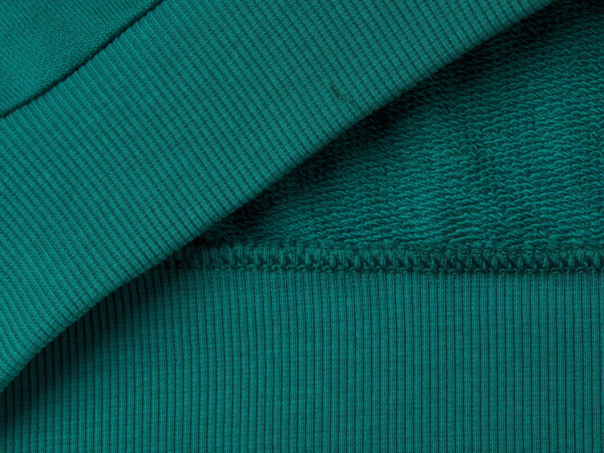 Sweatshirt with zip and collar