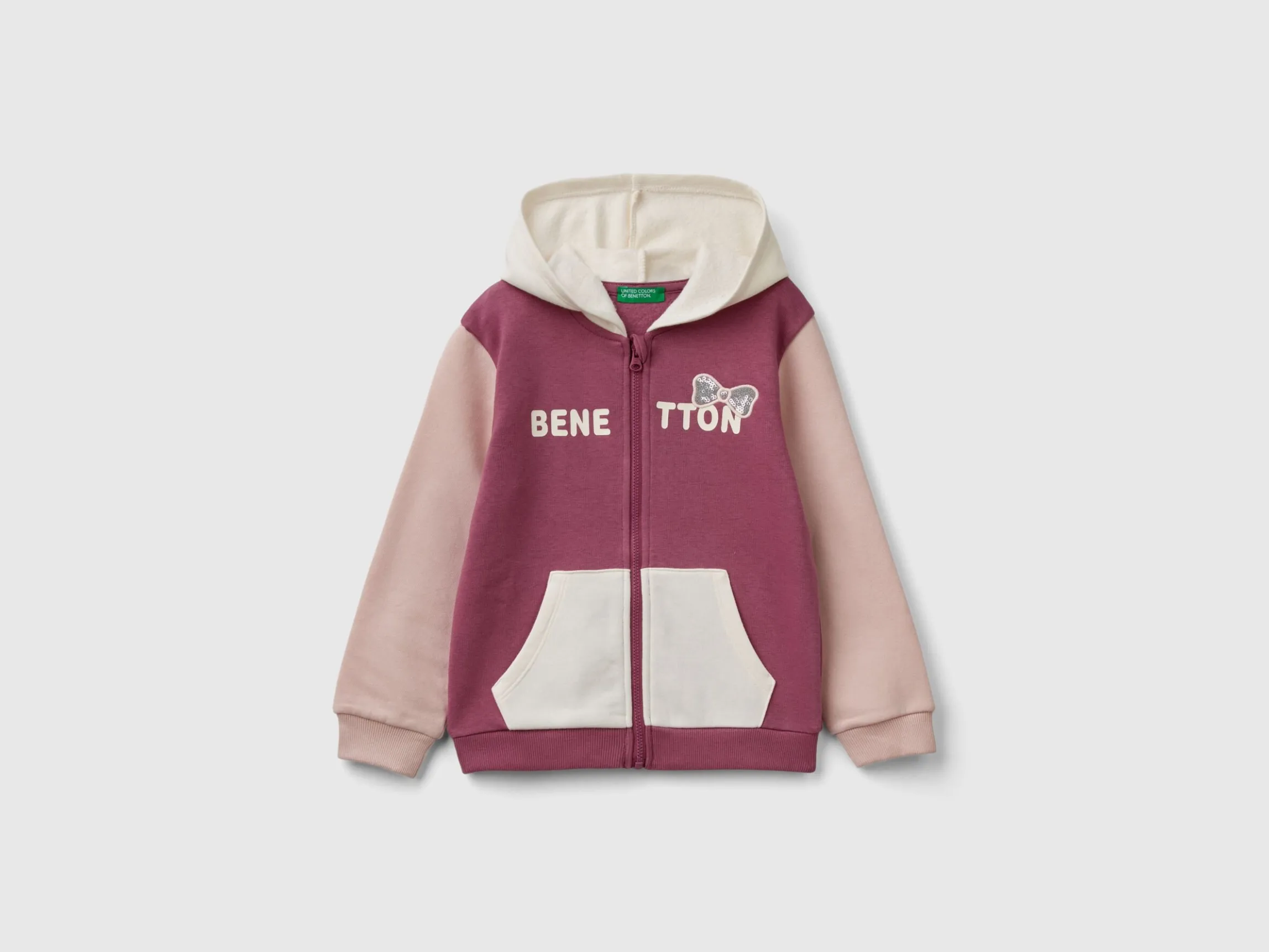 Sweatshirt with zip and sequins