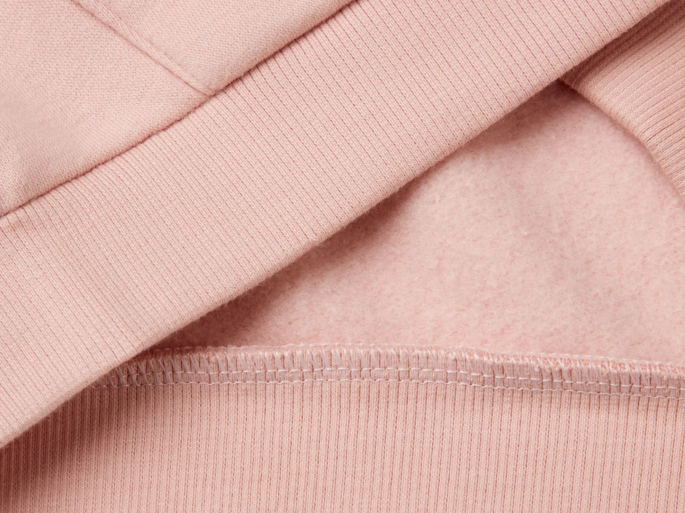 Sweatshirt with zip and sequins