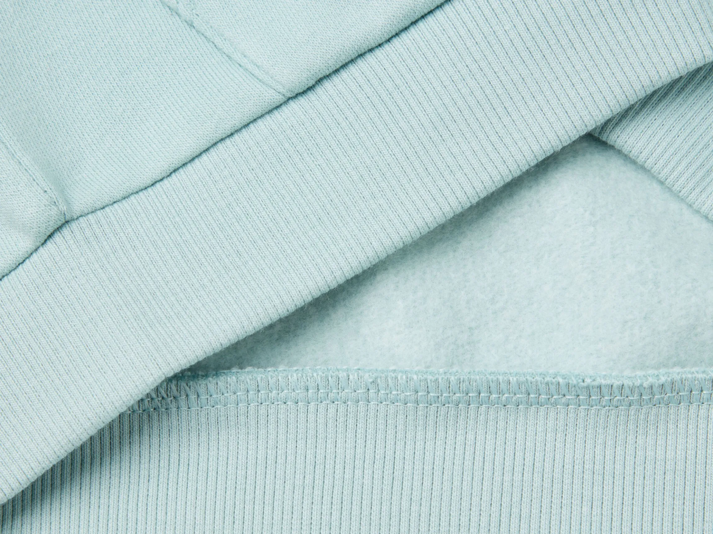 Sweatshirt with zip and sequins