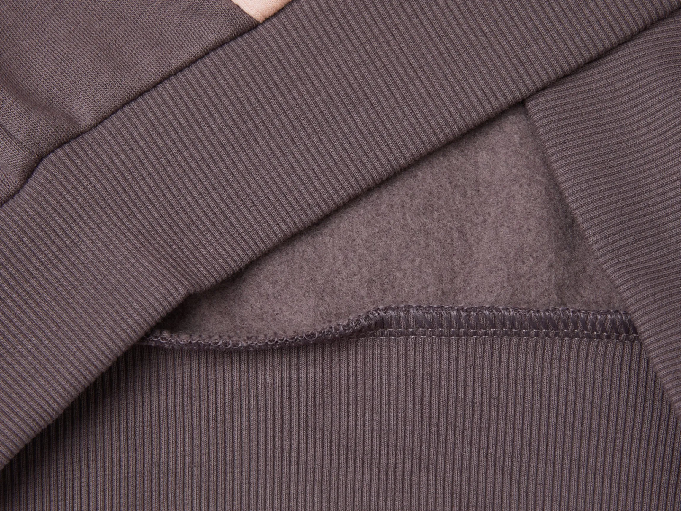 Sweatshirt with zip and sequins