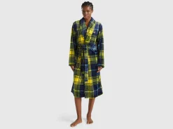 Tartan robe