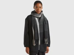 Tartan scarf in recycled fabric