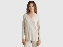 Top with lace detail