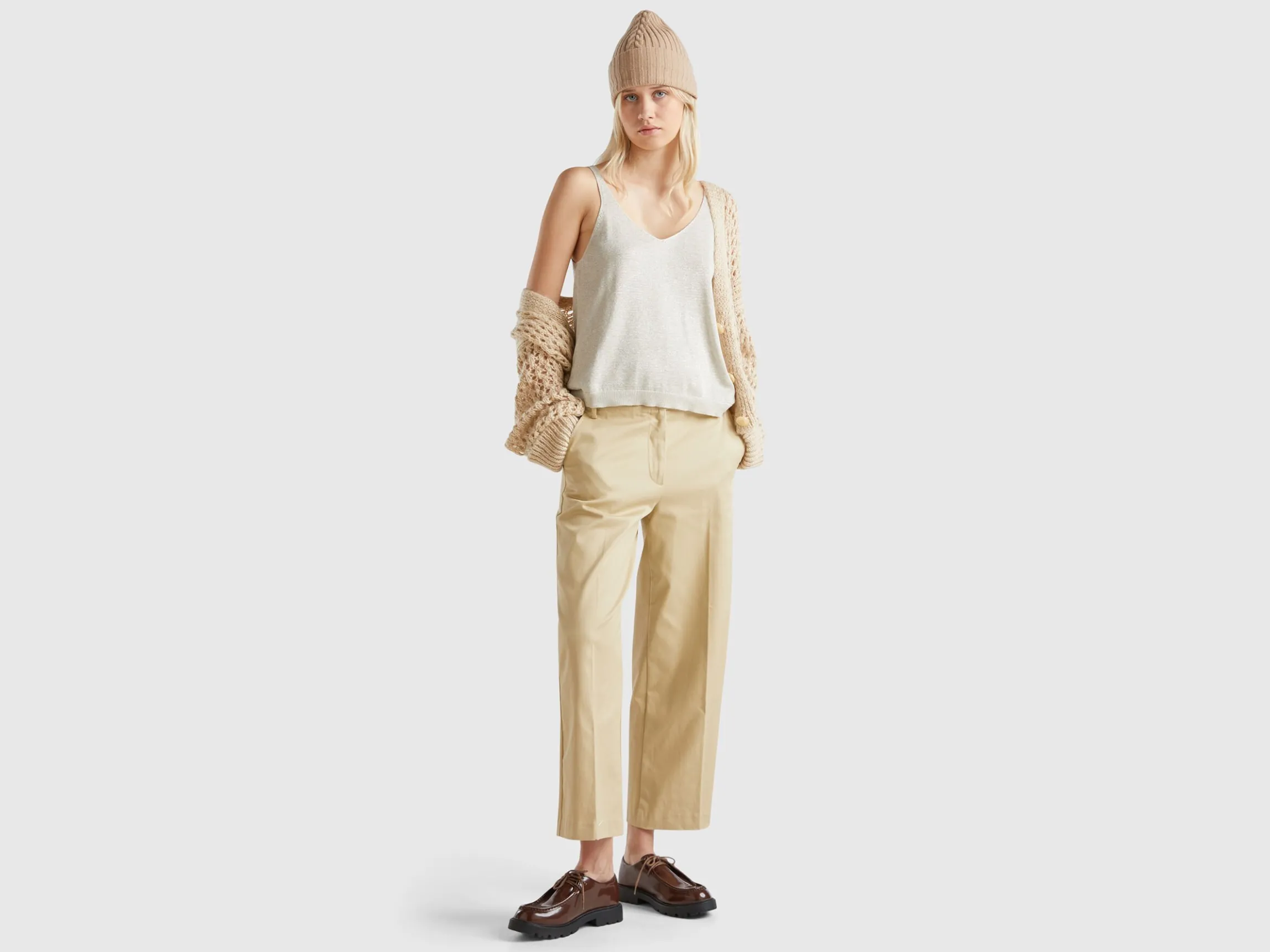 Top with V-neck and lurex