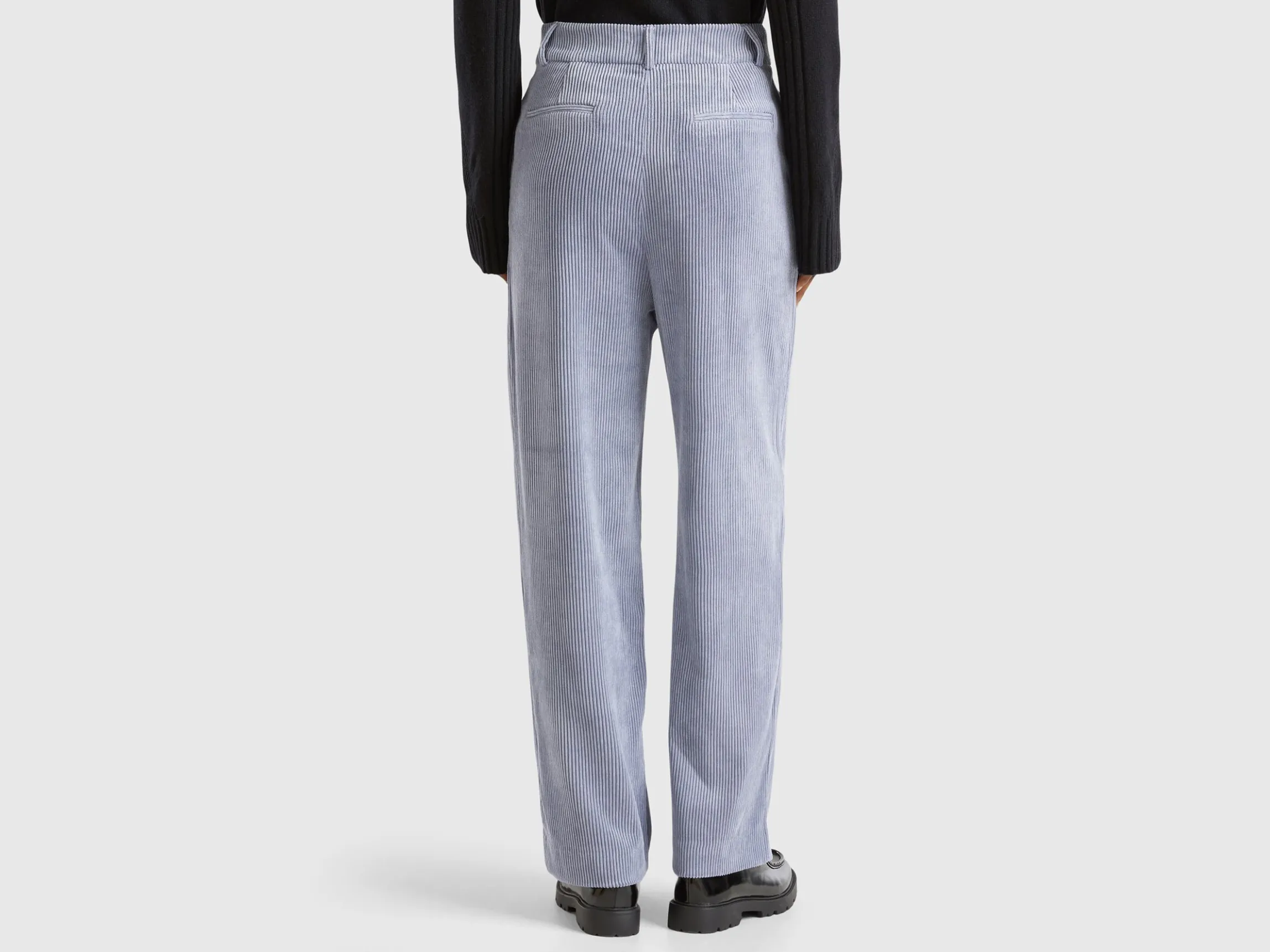Trousers in corduroy