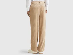 Trousers in corduroy