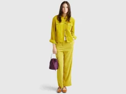 Trousers in corduroy