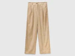 Trousers in corduroy