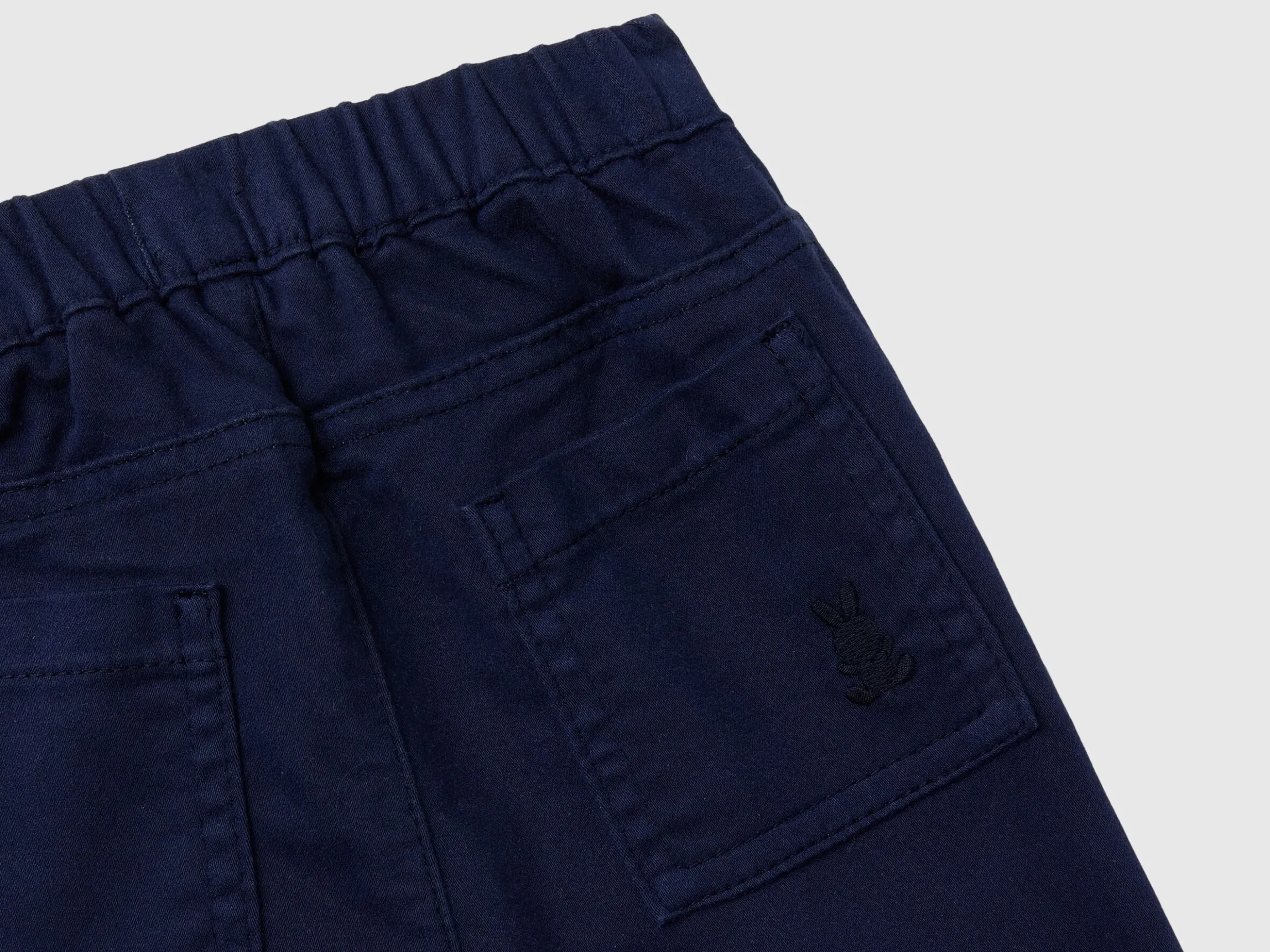 Trousers in stretch cotton blend
