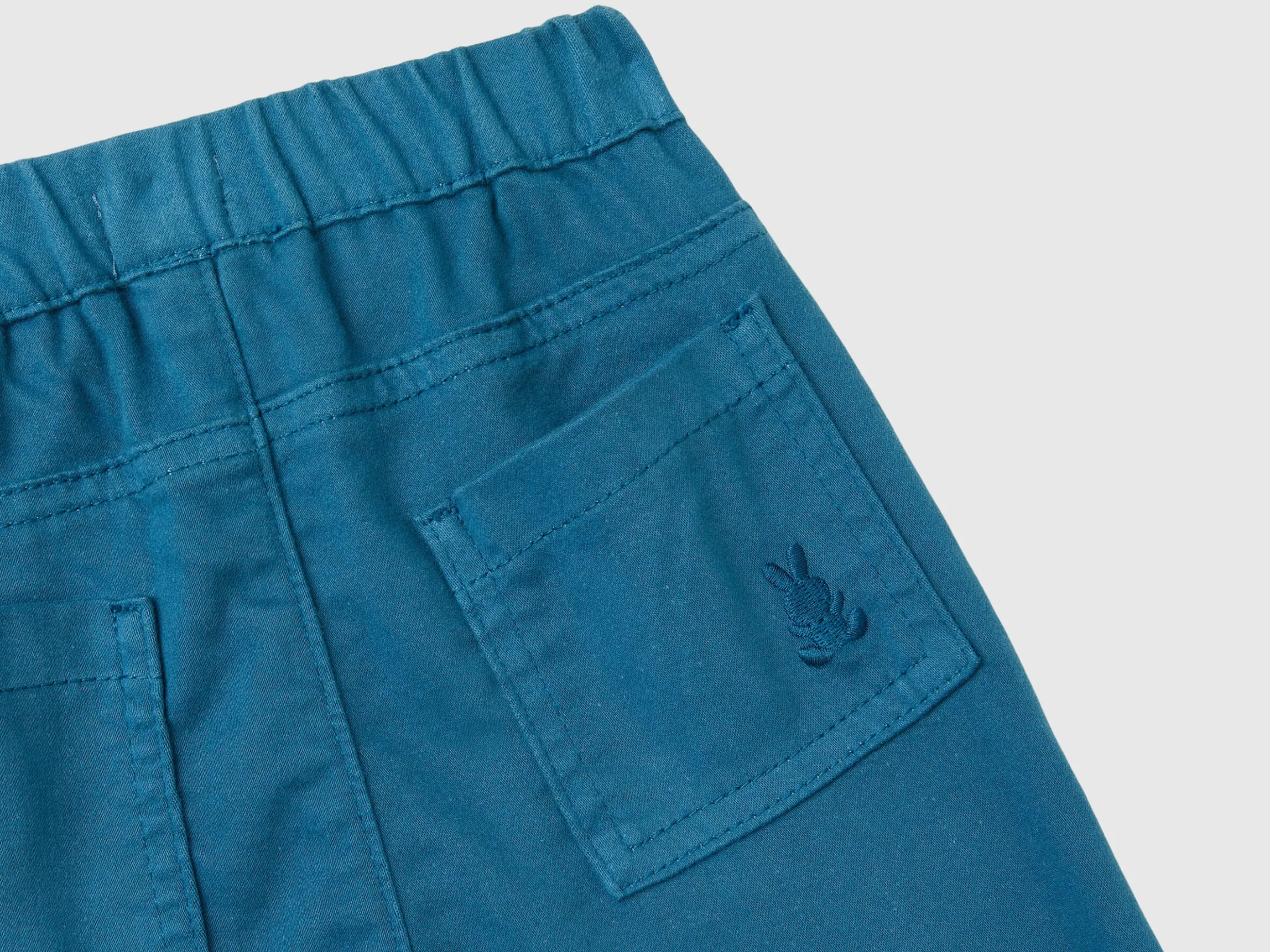 Trousers in stretch cotton blend