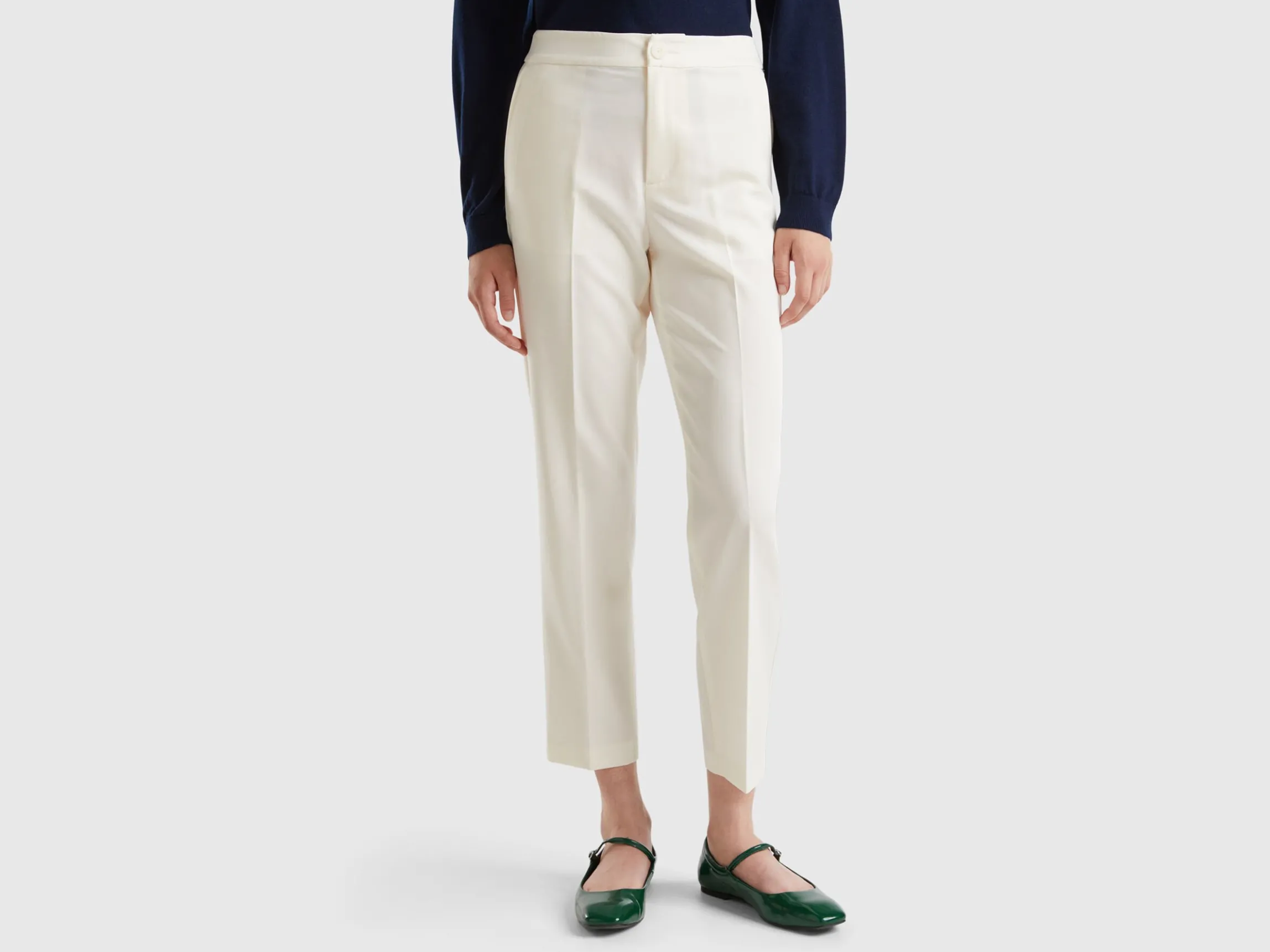 Trousers in stretch viscose blend