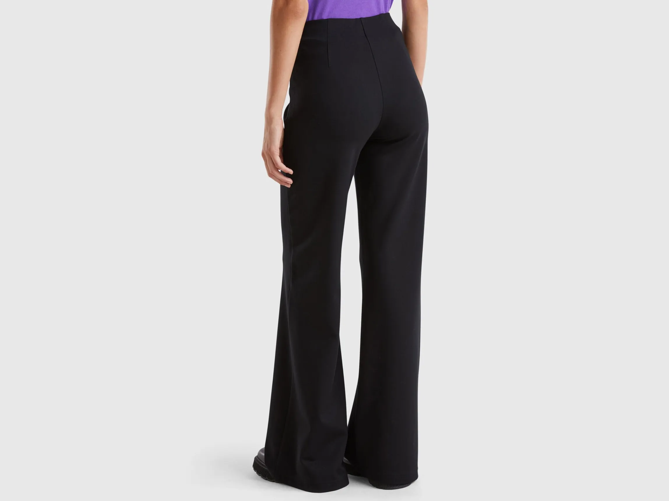 Trousers in stretch viscose blend