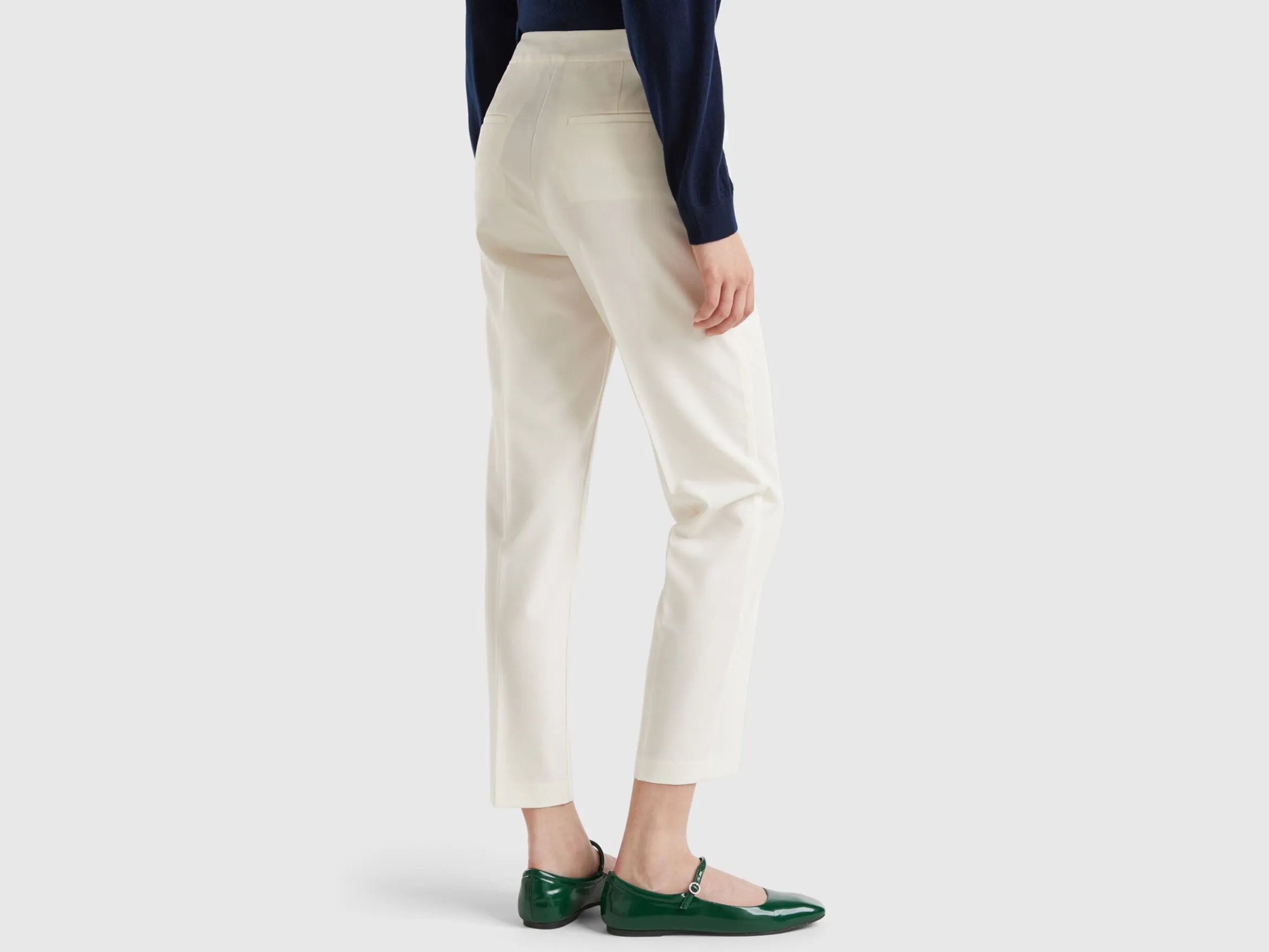 Trousers in stretch viscose blend