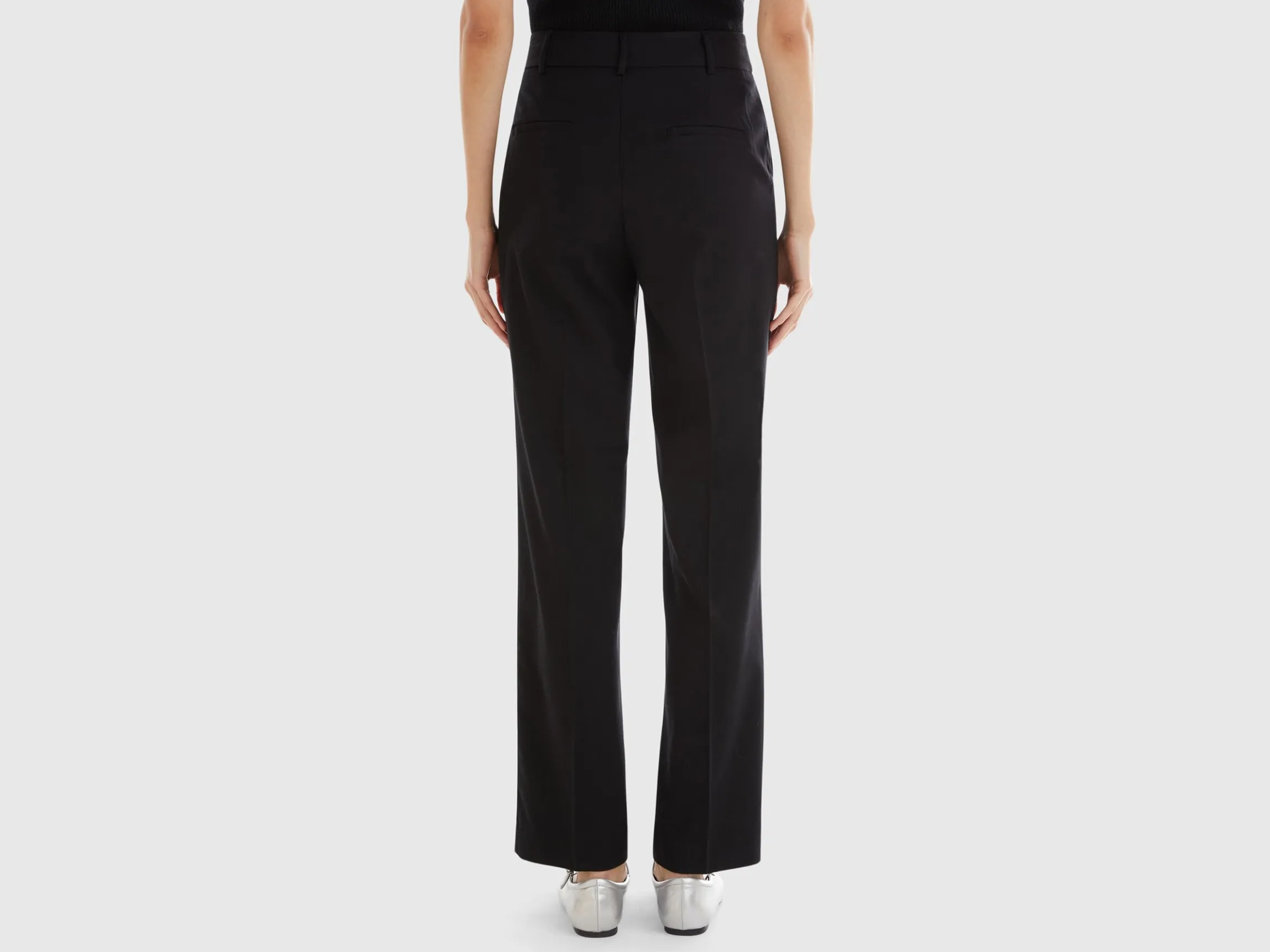 Trousers in wool and viscose blend
