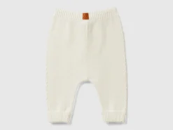 Trousers with cables in recycled wool blend