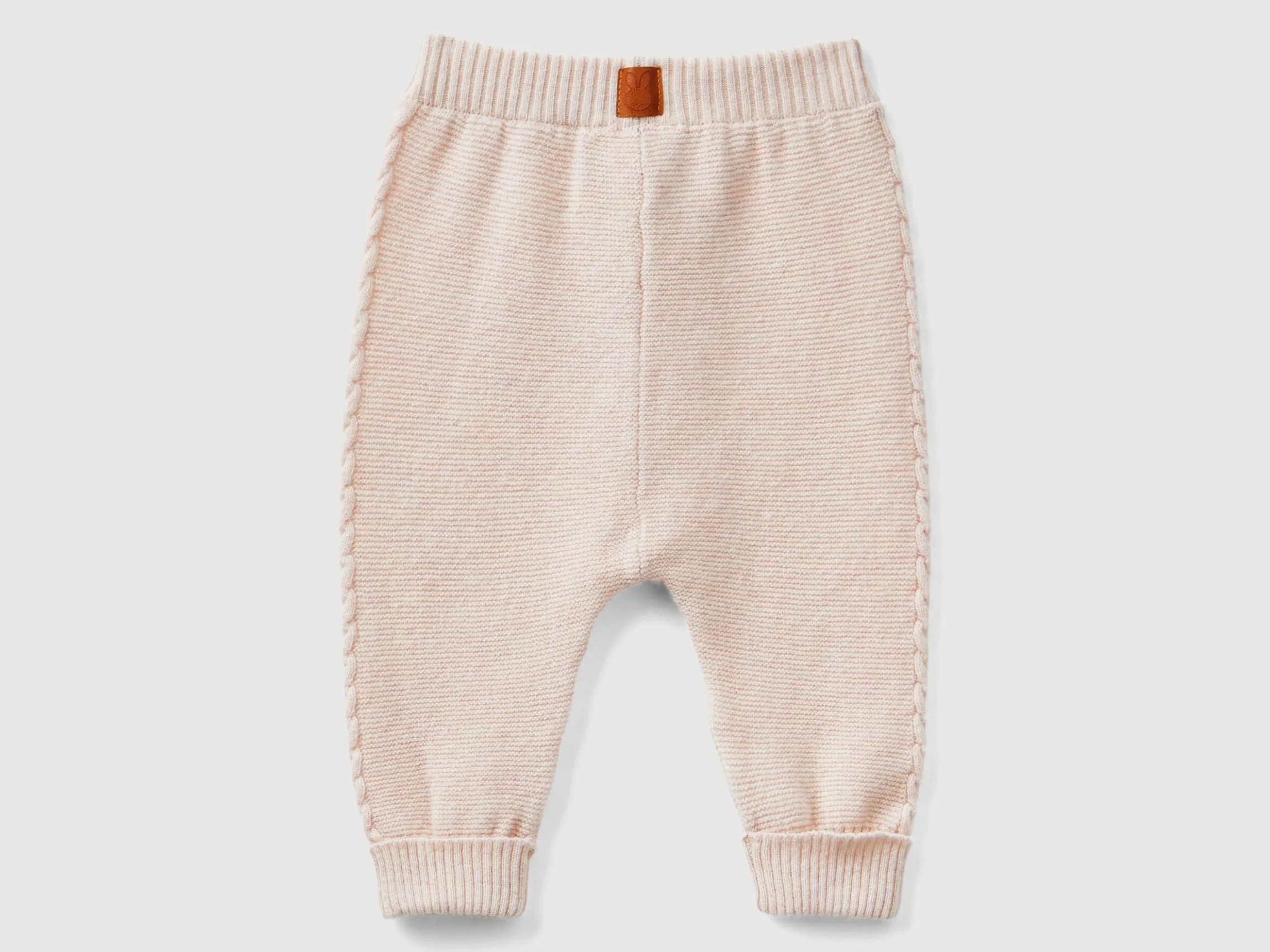 Trousers with cables in recycled wool blend
