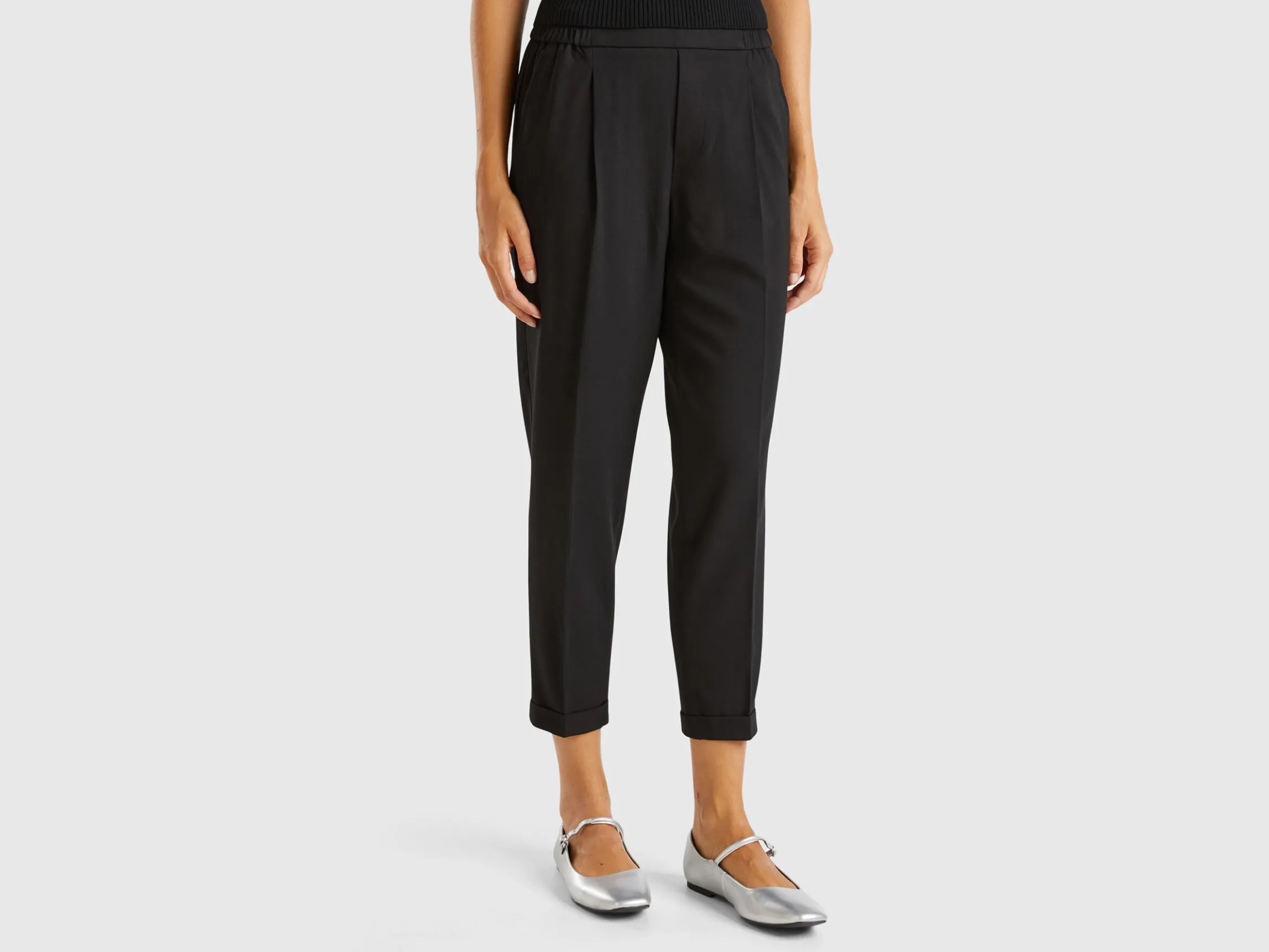 Trousers with cuff in stretch viscose blend