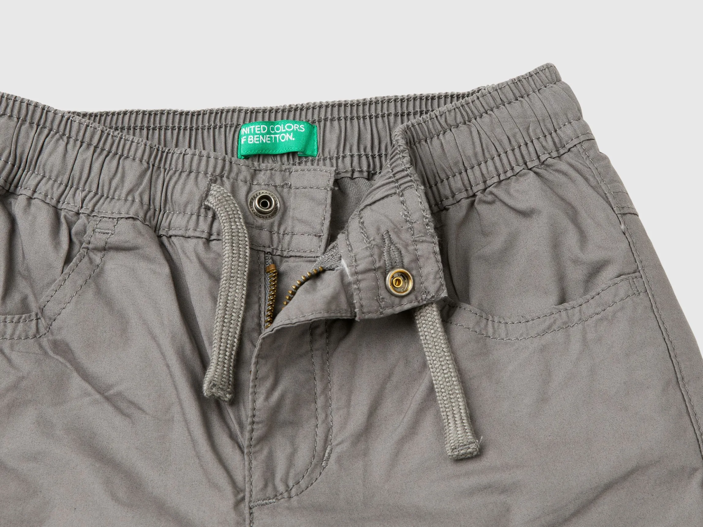 Trousers with drawstring