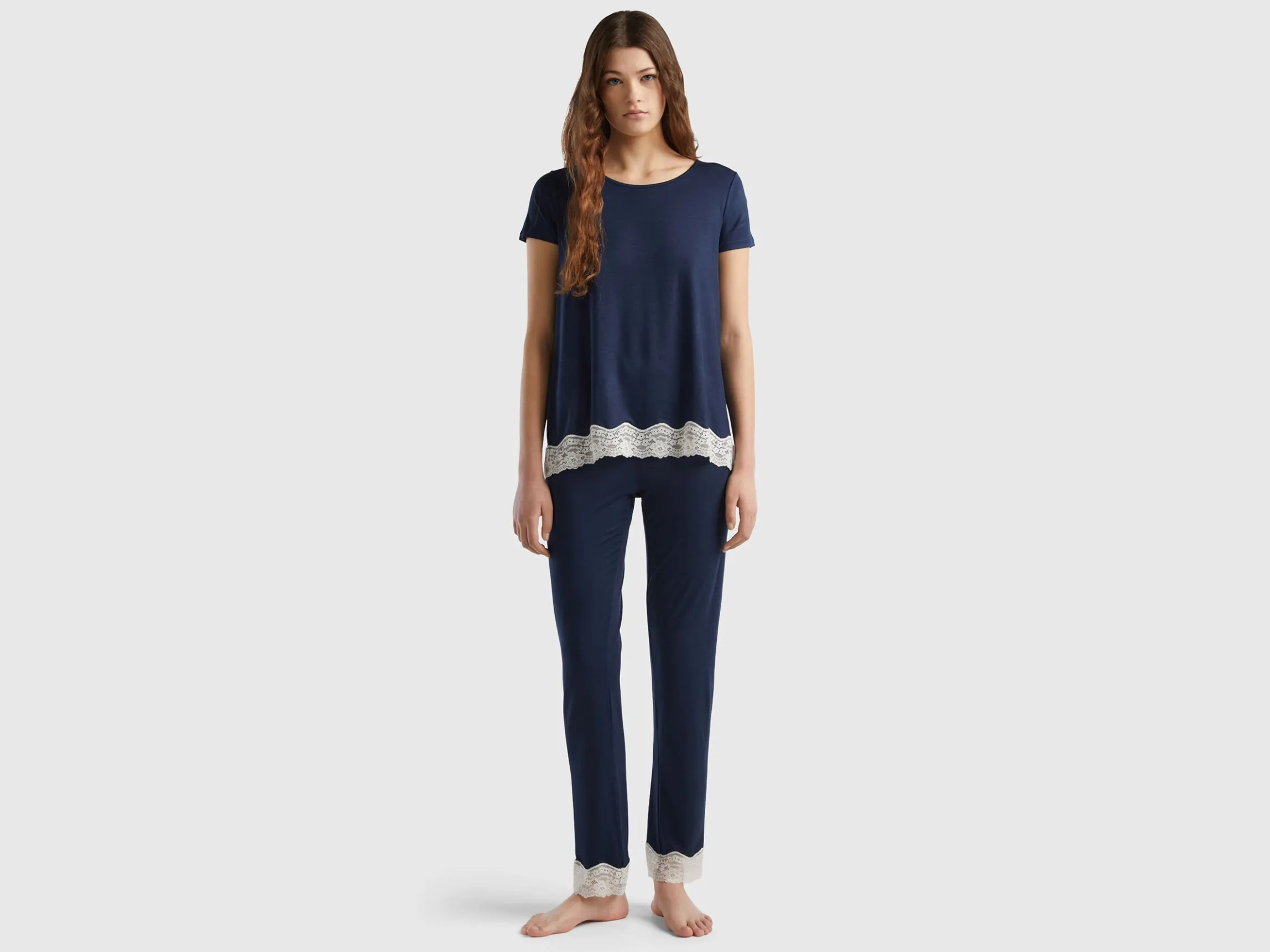 Trousers with lace details