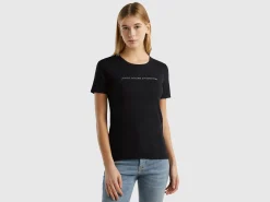 T-shirt in 100% cotton with glitter print logo
