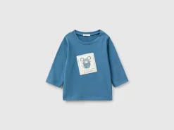 T-shirt with animal patch