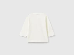 T-shirt with animal patch