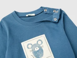 T-shirt with animal patch