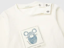 T-shirt with animal patch